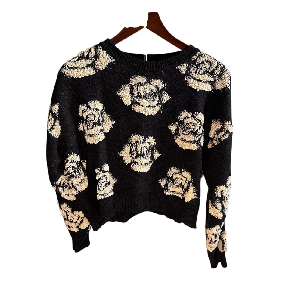 Threaded Leaf Textured Black & Cream Rose Knit Sweater